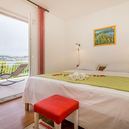 Apartment "On The Beach" Trogir Ngoại thất bức ảnh
