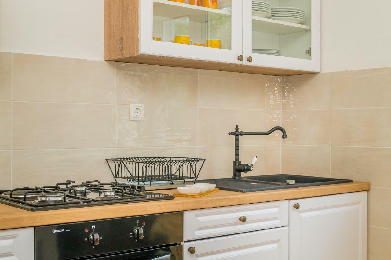 Apartment "On The Beach" Trogir Ngoại thất bức ảnh