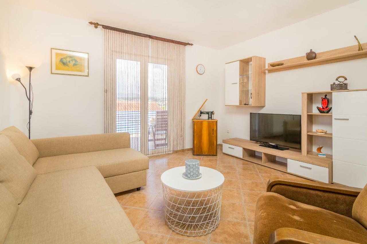 Apartment "On The Beach" Trogir Ngoại thất bức ảnh
